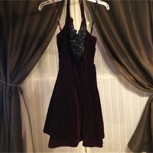 Vintage Jump Women’s Maroon Velvet Dress